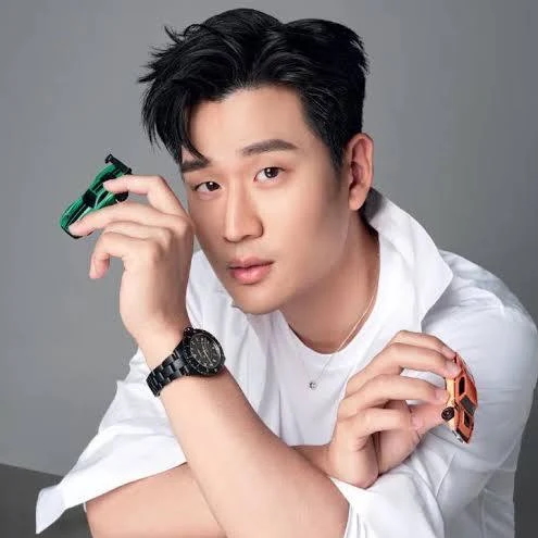 Eric Chou (周興哲)